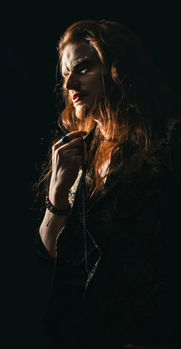 Exit Empire singer Rafael Eimut, portrait in side light